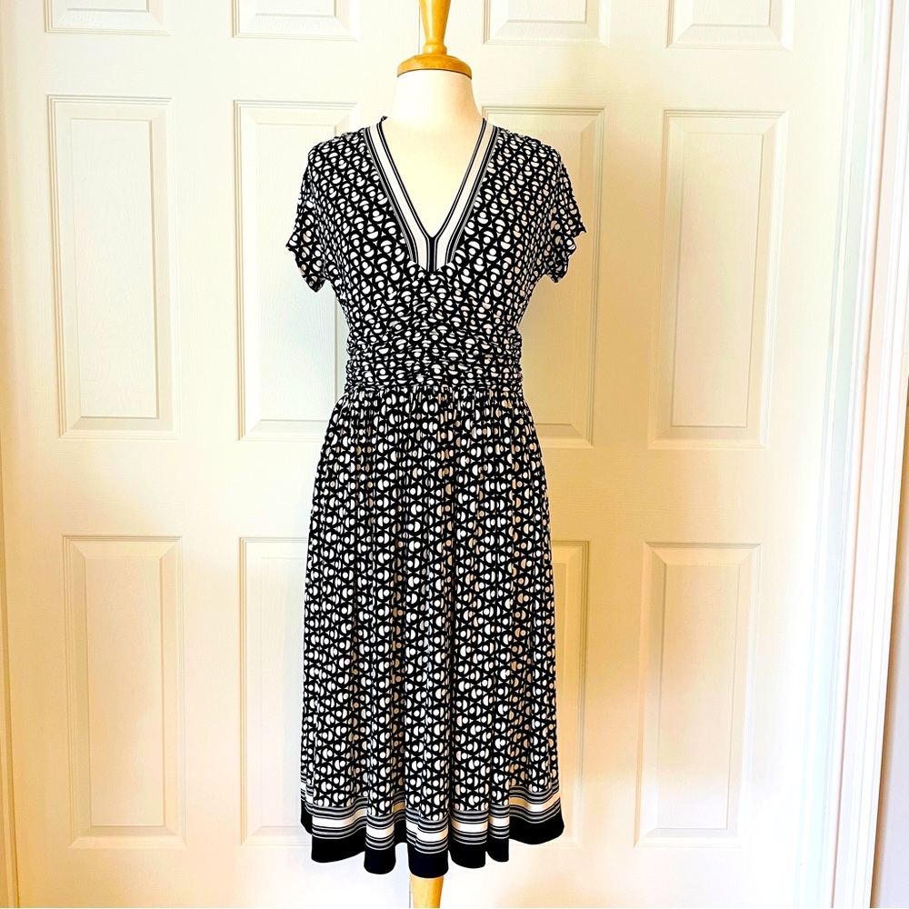 London Times Black and White Flutter Sleeve Midi Dress